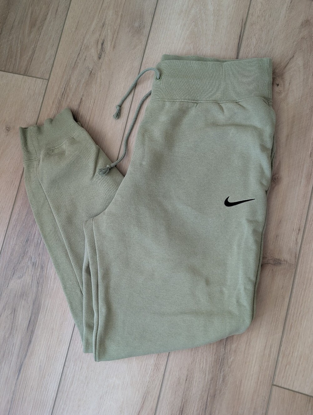 Nike Women's Oil Green Phoenix Fleece High-waisted Joggers